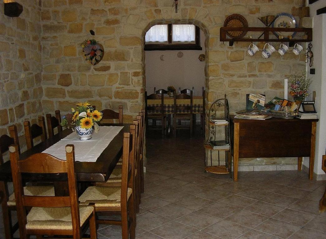 Azienda Agrituristica Colle San Giorgio Castiglione Messer Raimondo Εξωτερικό φωτογραφία