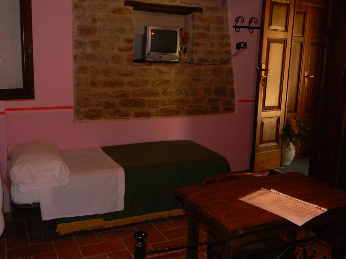 Azienda Agrituristica Colle San Giorgio Castiglione Messer Raimondo Εξωτερικό φωτογραφία
