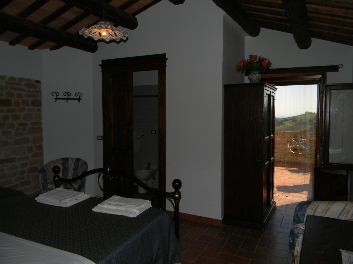 Azienda Agrituristica Colle San Giorgio Castiglione Messer Raimondo Εξωτερικό φωτογραφία